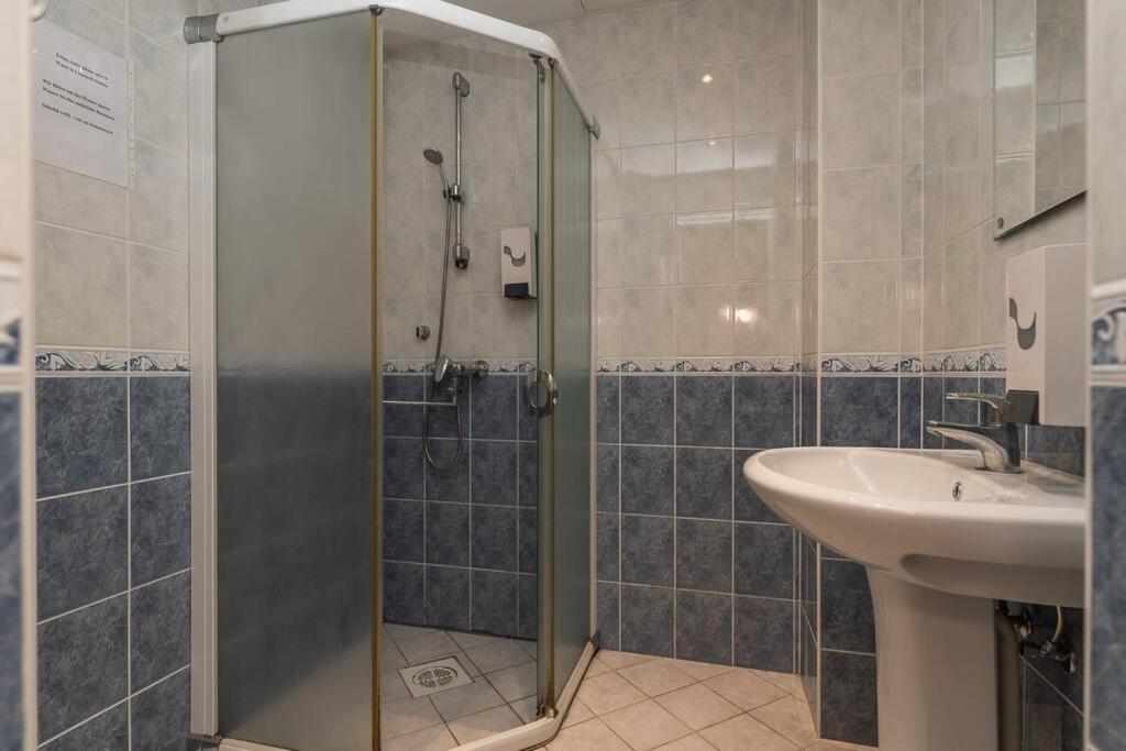 Pueha Vaimu Kuelaliskorter Tallinn Exteriör bild